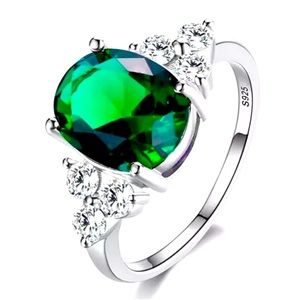Woman’s Natural Emerald S925 Silver Birthstone Engagement Ring